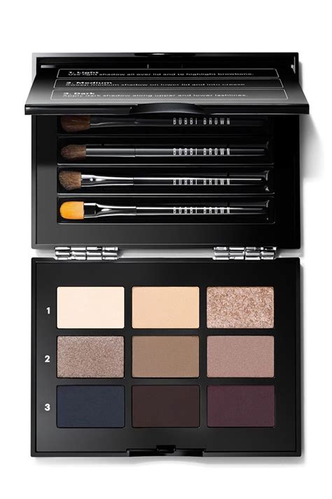 9 Smoky Eyes Kits .